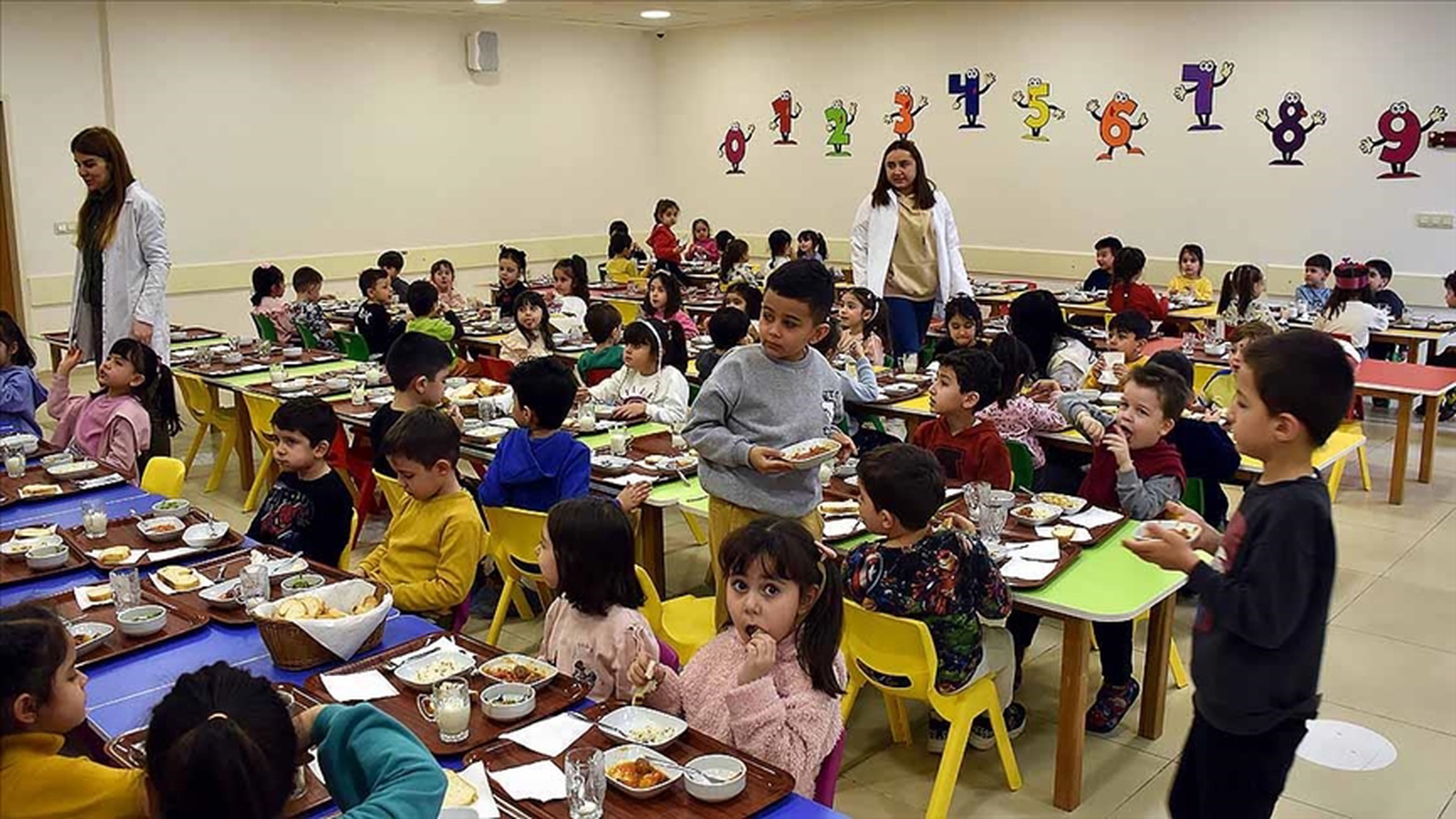Okullarda Ücretsiz Yemek Uygulaması: Türkiye ve Avrupa’da Karşılaştırması?